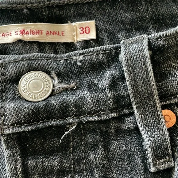 Levi’s Ribcage Straight Ankle buttonfly black denim jeans waist 30 - Picture 9 of 16